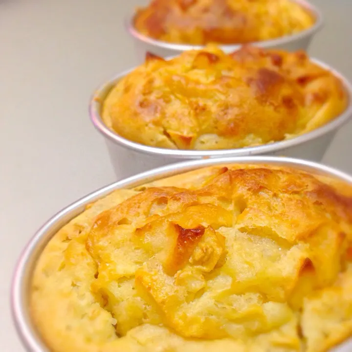 Snapdishの料理写真:Apple cakes I made on weekends. Easy to bake u have to try😃|SPJWUさん