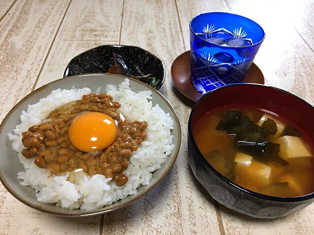 Snapdishの料理写真:今日の男飯(⌒-⌒; )朝ごはんバージョン♫納豆and生卵and味噌汁and生姜と椎茸、昆布の煮物♫|ひーちゃんさん