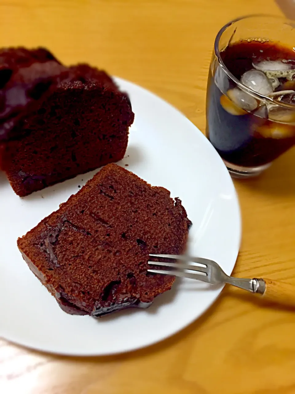 今日の朝食🍰甘々なチョコレートパウンドにブラックコーヒー☕️|hst117さん