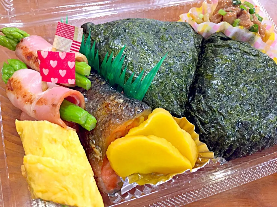 おにぎり弁当～🍙|みほままこさん