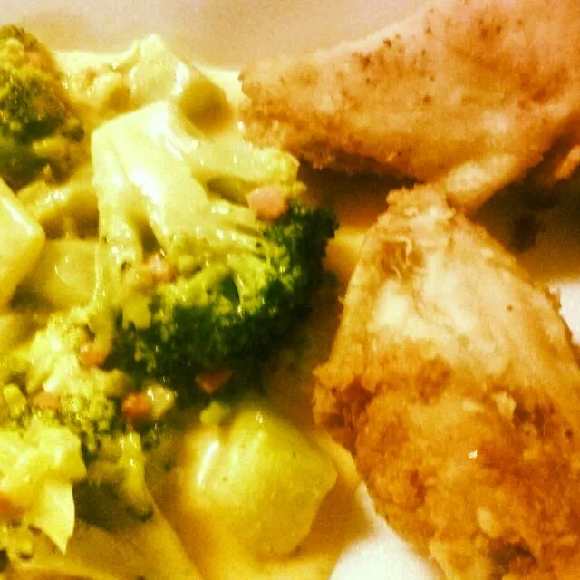 fried chicken little with Chezy  broccoli and bits|Carolyn Sincere Marshallさん