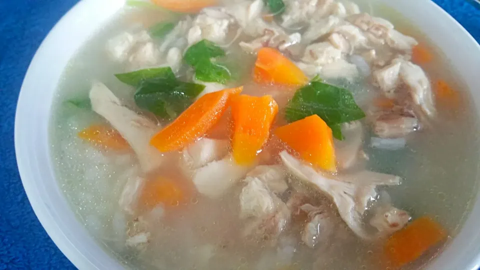 Snapdishの料理写真:Chicken rice soup with spinach & fresh carrots for my 🐶 *no seasoning* cooking time 35 min with the fresh chicken skinless chicken thigh|🌷lynnlicious🌷さん