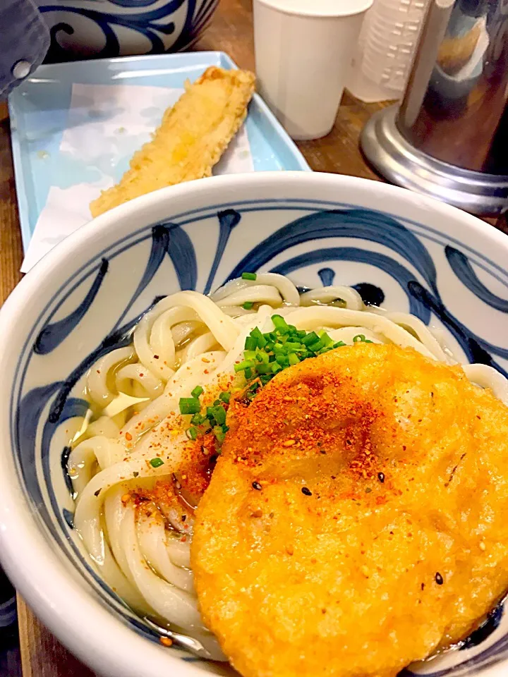 「こくわがた」の かけあつ うどん  唐辛子じゃこ天🌶|ch＊K*∀o(^^*)♪さん