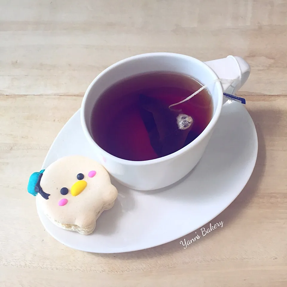 Homemade Donald Macaron with Earl Grey Tea.
アールグレイ自家製ドナルドマカロン。|Yannさん