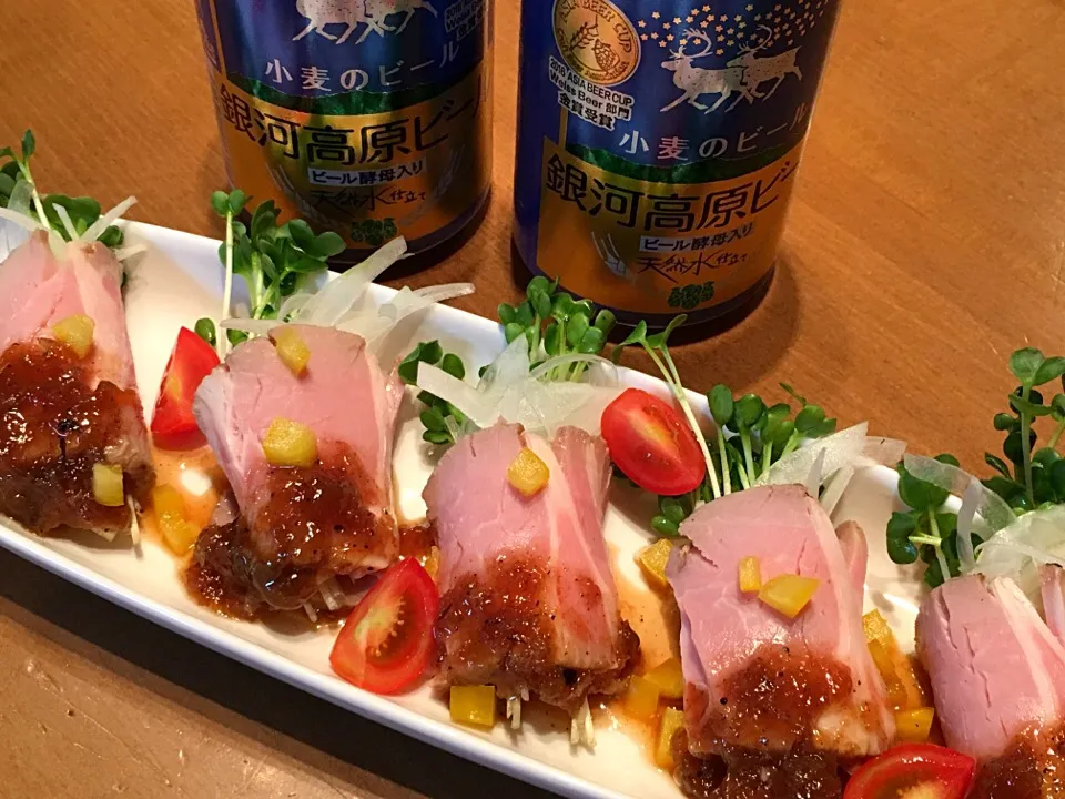 Snapdishの料理写真:今宵のアテ♪ 使ってみた！ビールに漬け込んだローストポーク 巨峰ジャムのソース✿|まめりんさん