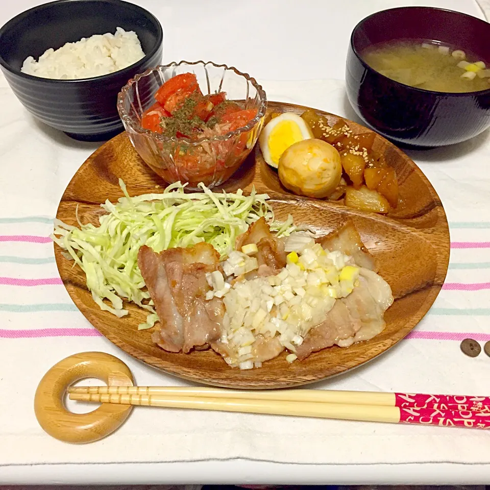 レモン風味ネギ塩豚肉、ツナトマトのポン酢和え、とろとろ大根と卵の煮付け、わかめとねぎの味噌汁|奏 kanadeさん