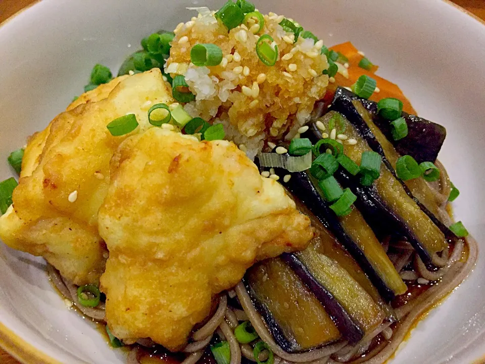 とり天と茄子の揚びたし蕎麦😋🎵|みほままこさん