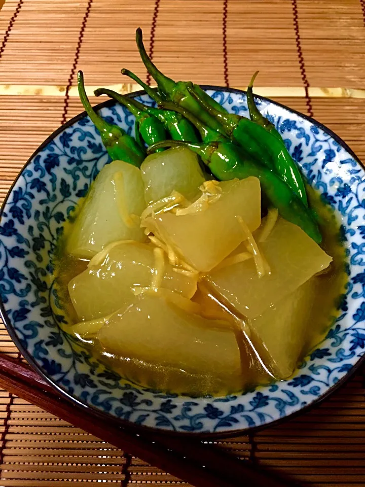 izoomさんの料理 冬瓜とししとうの黒酢餡かけ 【Winter melon and green pepper in black vinegar  sauce】|あいさん