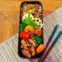 Snapdishの料理写真:根菜唐揚げの甘辛
大根の葉っぱご飯弁当|ようさん