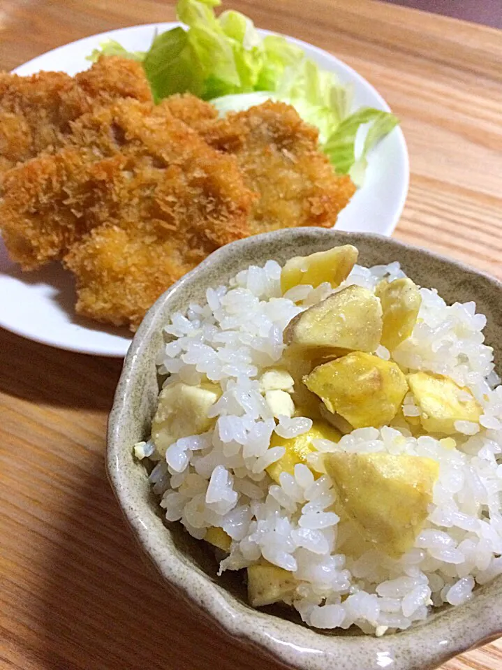 Snapdishの料理写真:🌰栗ごはーん💕今年の新米で♡とんかつがお供します|あまねこ🌿さん