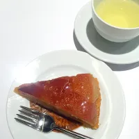 Snapdishの料理写真:JPH Menu tarte tatin|cakeさん