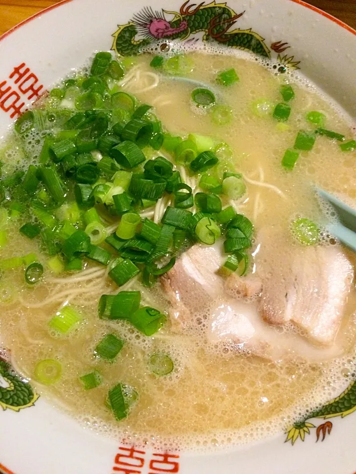 大阪北新地の長浜やっさんの本格博多ラーメン^ - ^|Kouki Tanabeさん