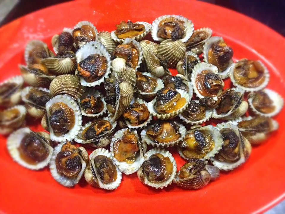 Snapdishの料理写真:Kerang goreng mentega|syarifah Azalea Shahzadiさん