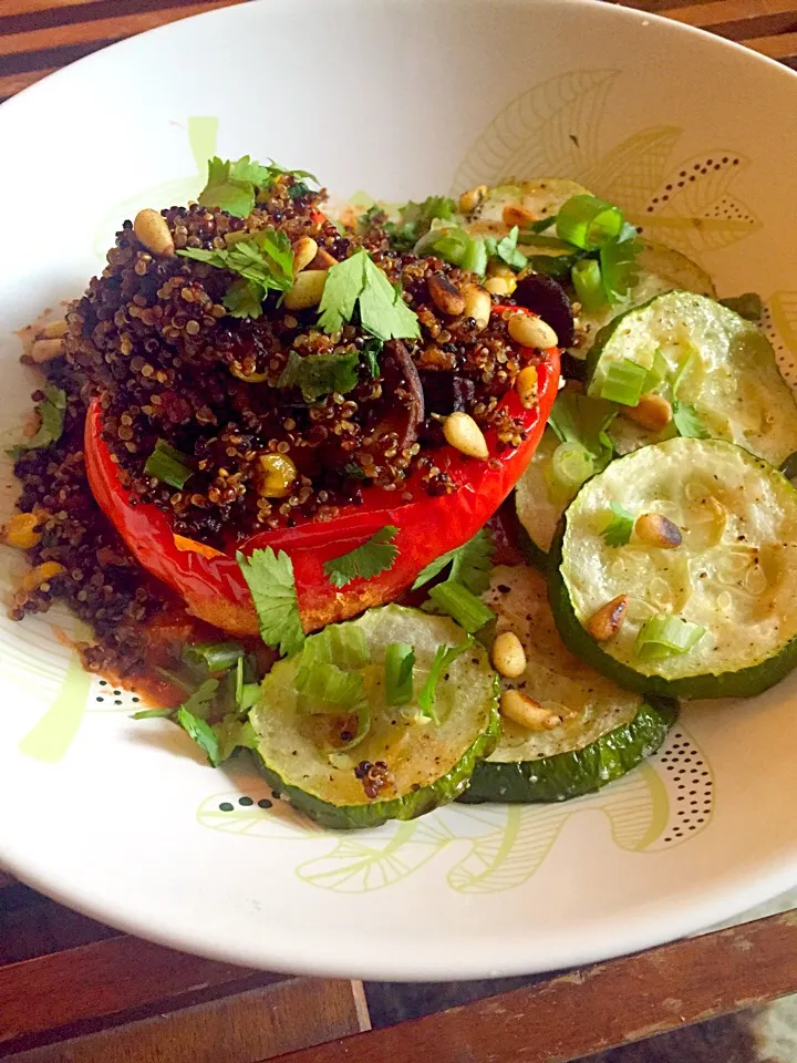 Organic Quinoa-Stuffed Bell Pepper with Roasted Zucchini, Cashew Cream and Bean Puree|georgianaさん