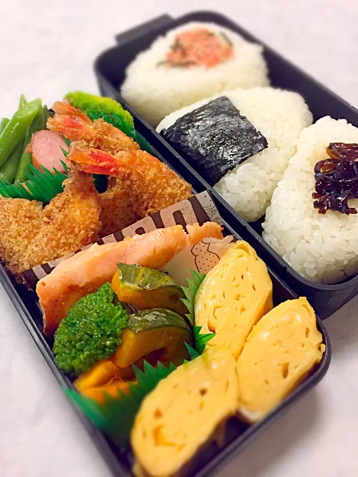 Snapdishの料理写真:高校2年男子（エビフライ）弁当🍤|じゅごんさん