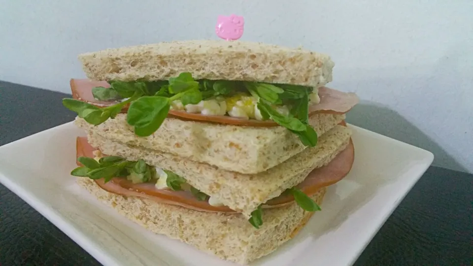 Packed lunch ♡ Ham egg mayo pea sprouts and butter spread on bread😍
●kraft mayo+jap mayo+black pepper+Italian herbs+parmesan cheese●|🌷lynnlicious🌷さん