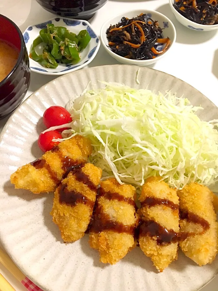 一口豚カツ・ひじき煮・ピーマンのおかか和え・えのきのお味噌汁|ちいこさん