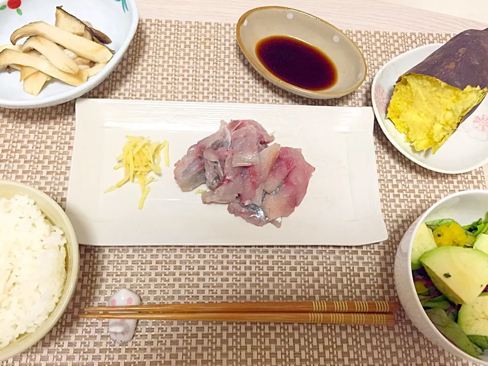 鯵のお刺身、アボカドサラダ、エリンギ炒め、焼き芋|りんさん