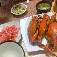 Fried crab with tomato en onion 
This is a simple dish but so delicious 
#フィリピンスタイル|Maria917🍴💖🍽さん