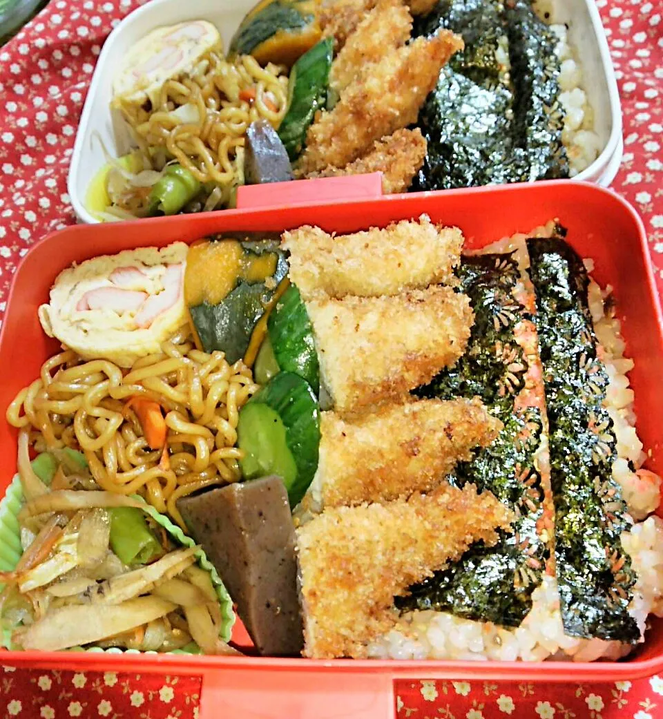 娘、私弁当🍱
   のり弁スペシャル
レースのりしてみたけど
オシャレにならない😂|miimiさん