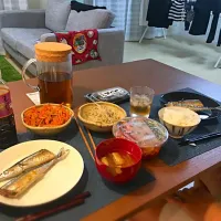 Snapdishの料理写真:さんまの塩焼き🐟
にんじんしりしり
もやしナムル|maicoさん