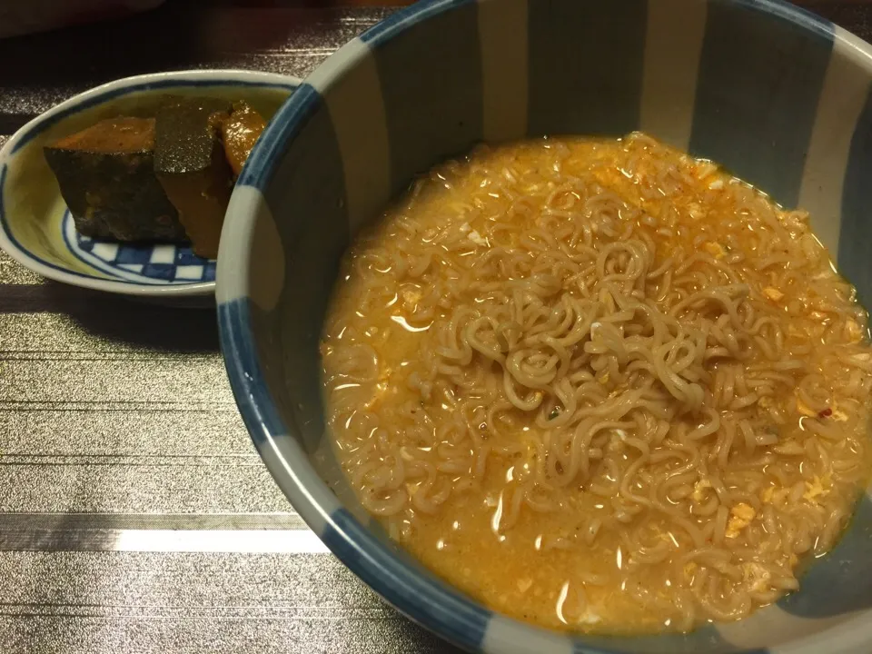 Snapdishの料理写真:トムヤムクンラーメン|愛ペガさん