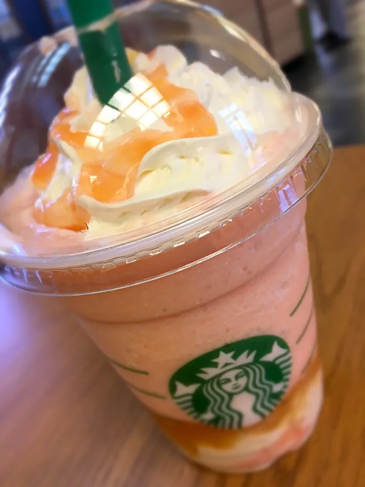 ネクタリンピーチフラペチーノ🍑|Saya･:*+.さん