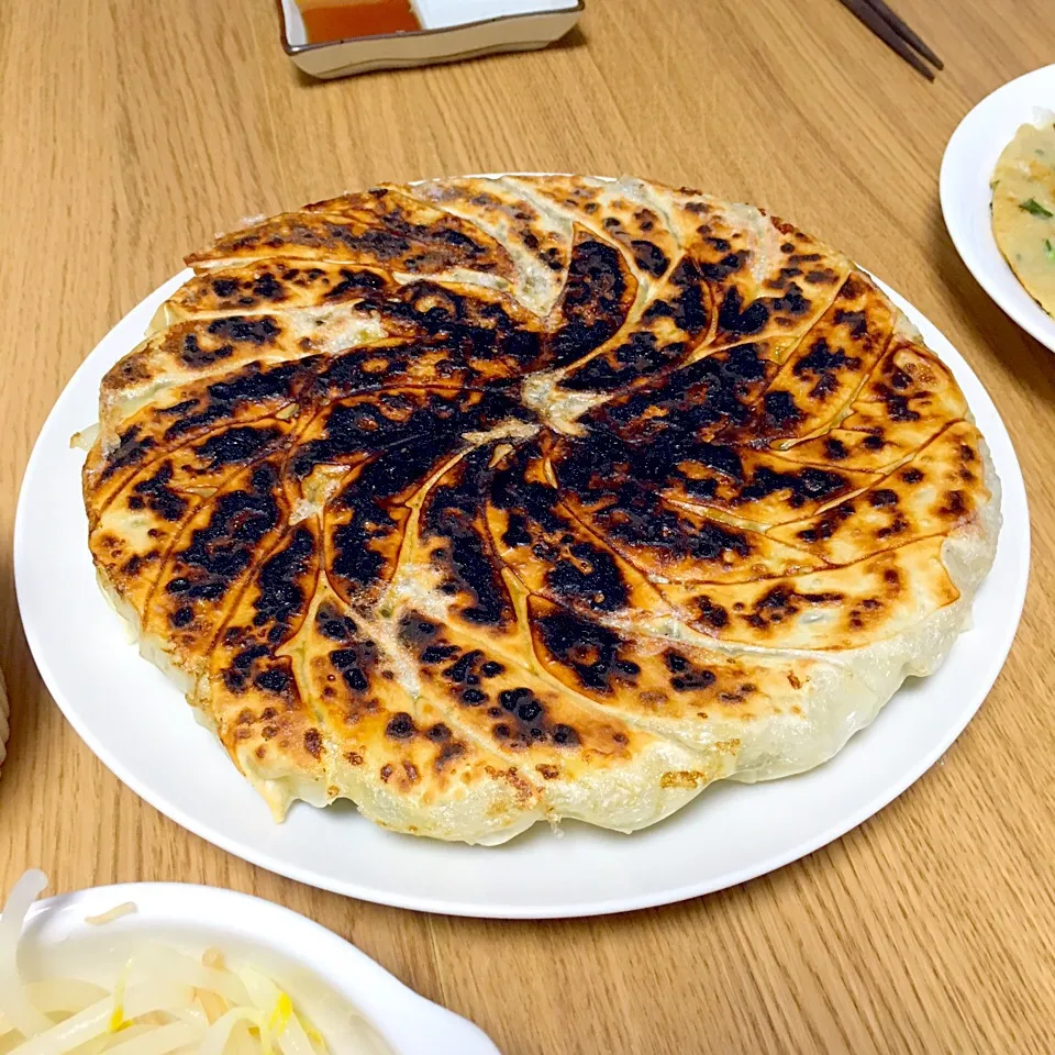 Snapdishの料理写真:自家製焼き餃子|a_chanさん