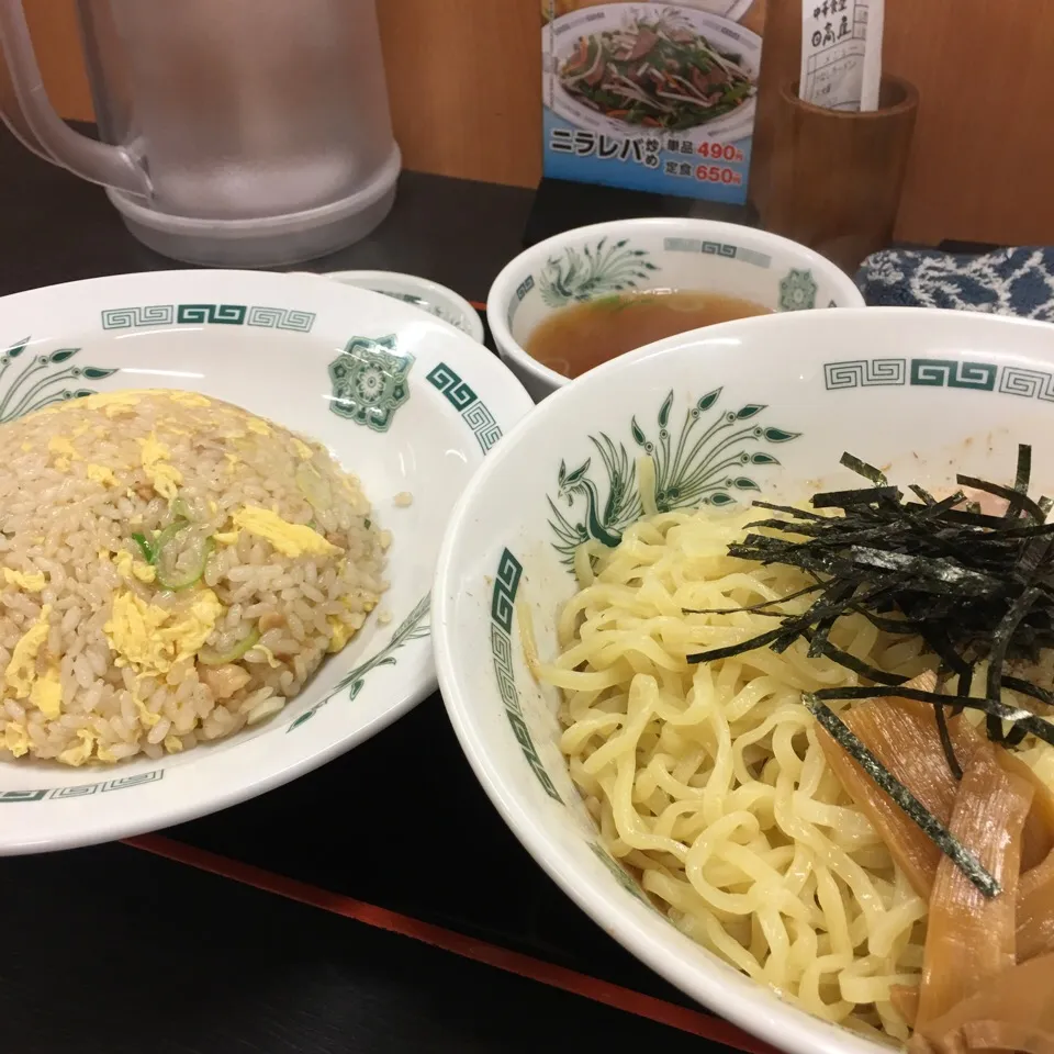 Snapdishの料理写真:汁なしラーメン大盛りとチャーハン|Hajime Sakaiさん