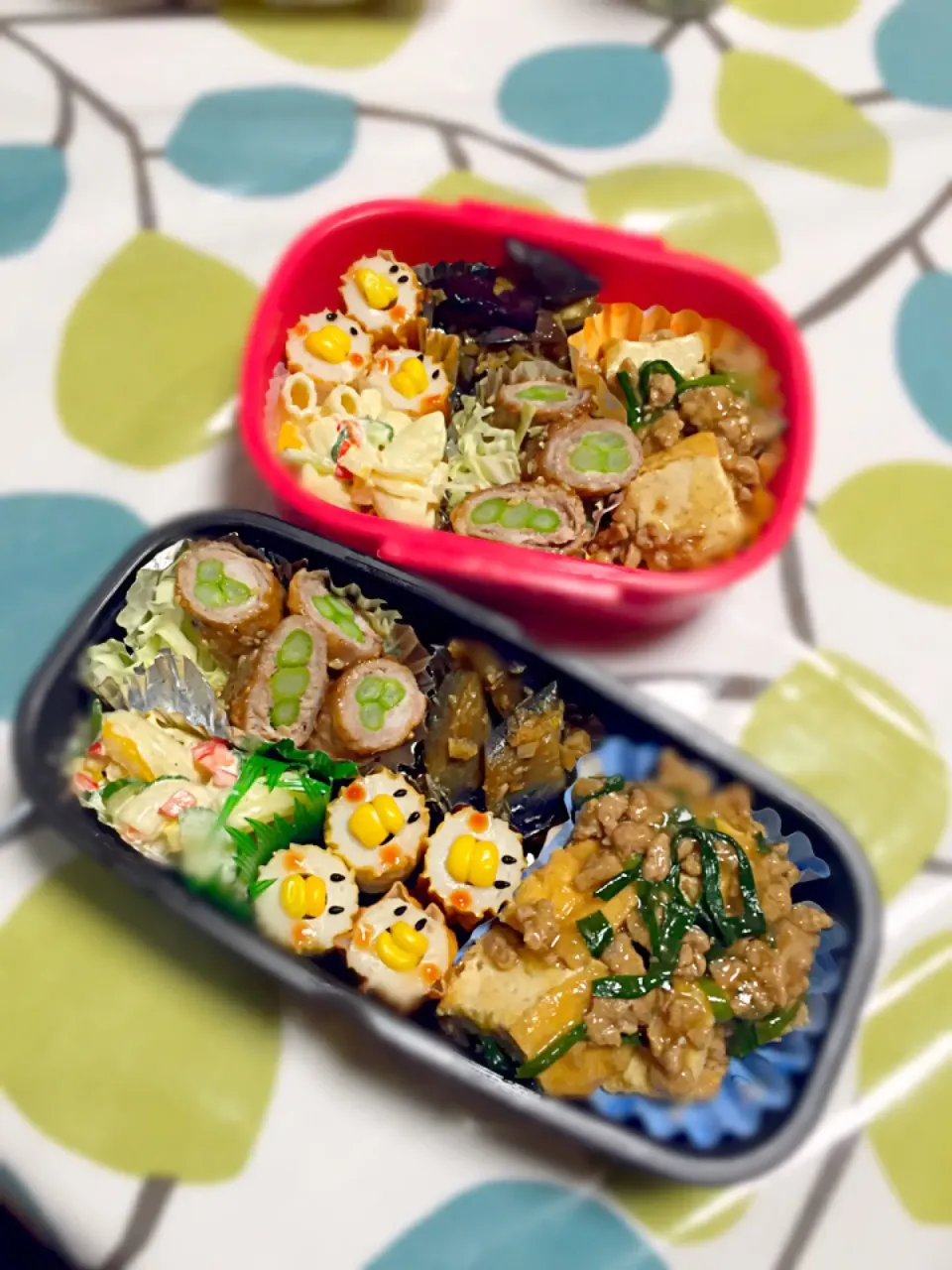 明日のお弁当☆。.:＊・゜
厚揚げと挽肉あんかけ･ナス香味炒め
アスパラ豚肉巻き･ヒヨコちくわ
マカロニパプリカサラダ|すんちゃさん