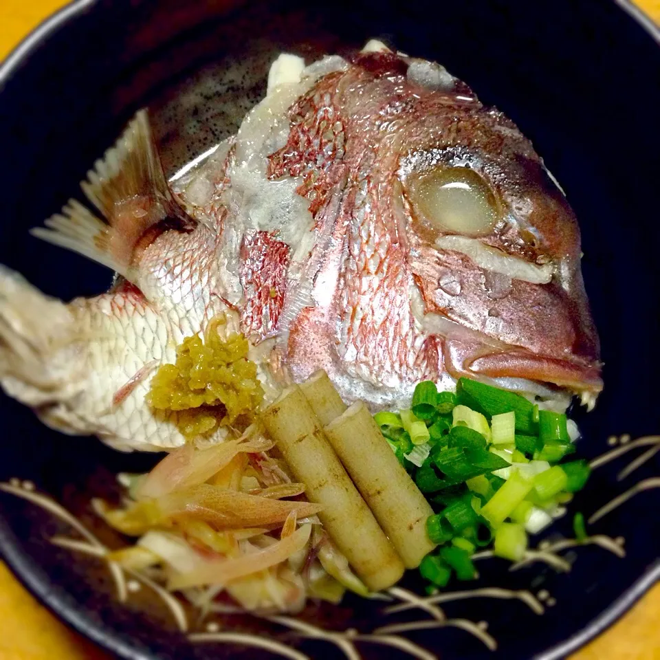 出っ歯君の潮煮🌊ネギ・茗荷・柚子胡椒の薬味を添えて♫|こなちゅんさん