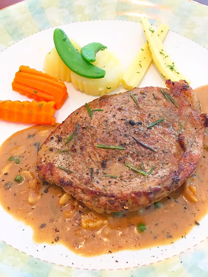 Sirloin Steak with Pepper Sauce|Aomさん