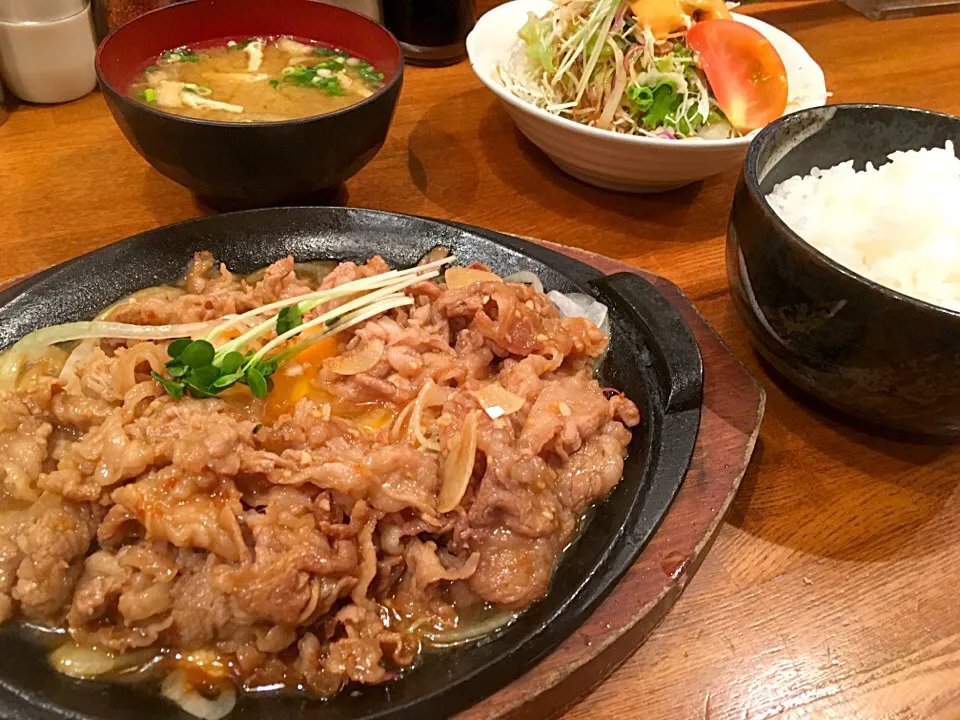 ご近所さーん！で野菜たっぷり牛焼き肉ていしゅく。|しんちゃん♪さん