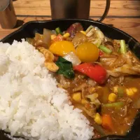 Snapdishの料理写真:スプーンがスコップな品川駅の中カレー！|しんちゃん♪さん