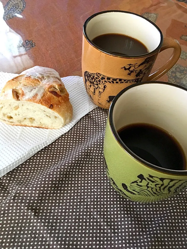 おはようコーヒー☕️
レーズンパン美味しい♡|renharuruさん