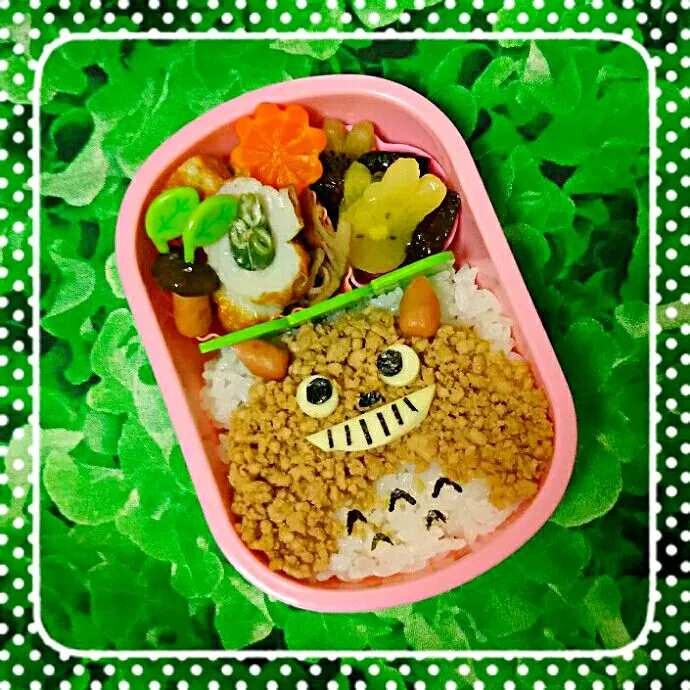 Snapdishの料理写真:トトロお弁当🍱そぼろごはん|8YUKKO8さん