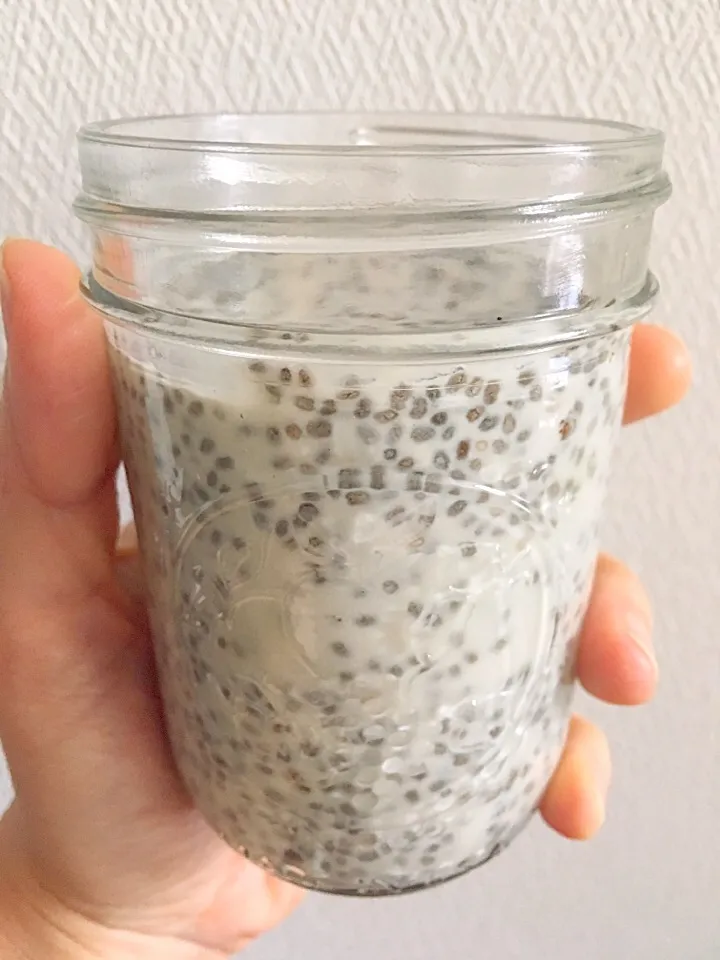 Coconut milk chia seeds pudding for breakfast ^_^|Tanuさん