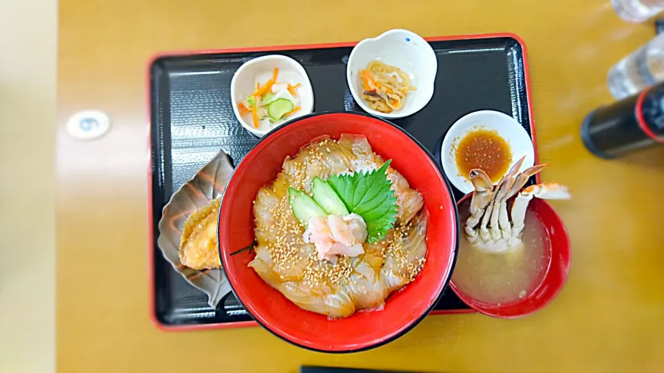 ヒラメの漬け丼|こむぎさん