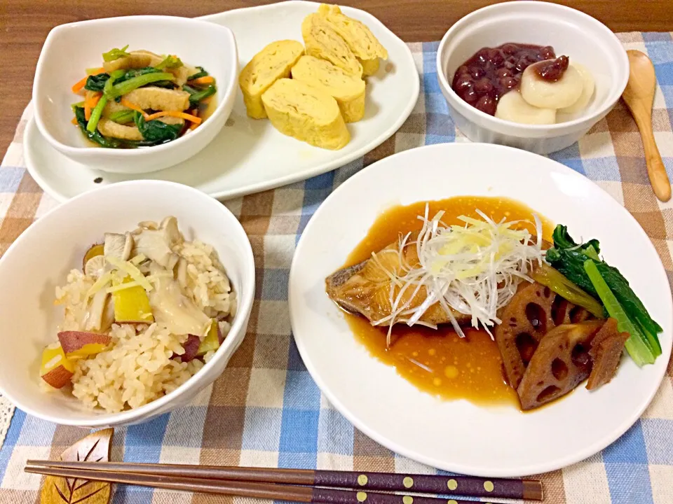 魚の煮付け
だし巻き玉子
煮浸し(ゆず風味)
さつまいものきのこの炊き込み御飯
白玉ぜんざい|Rie  Sasakiさん