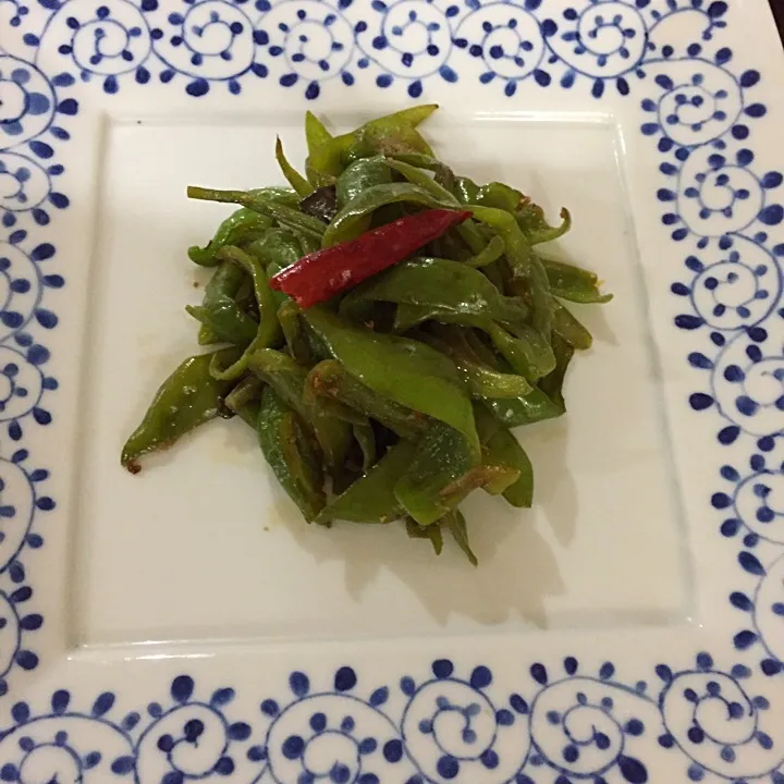 万願寺とうがらしの炊いたん
山椒醤油でなく、バジルを漬けた醤油で味付け。|河野 ゆかりさん