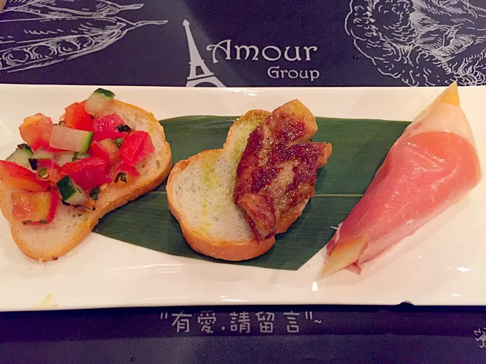 Tamato tata toast, foia gras & Parma ham|Sky Blueさん