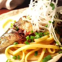 Snapdishの料理写真:丸ごと秋刀魚のスパゲティ|Noriyukiさん