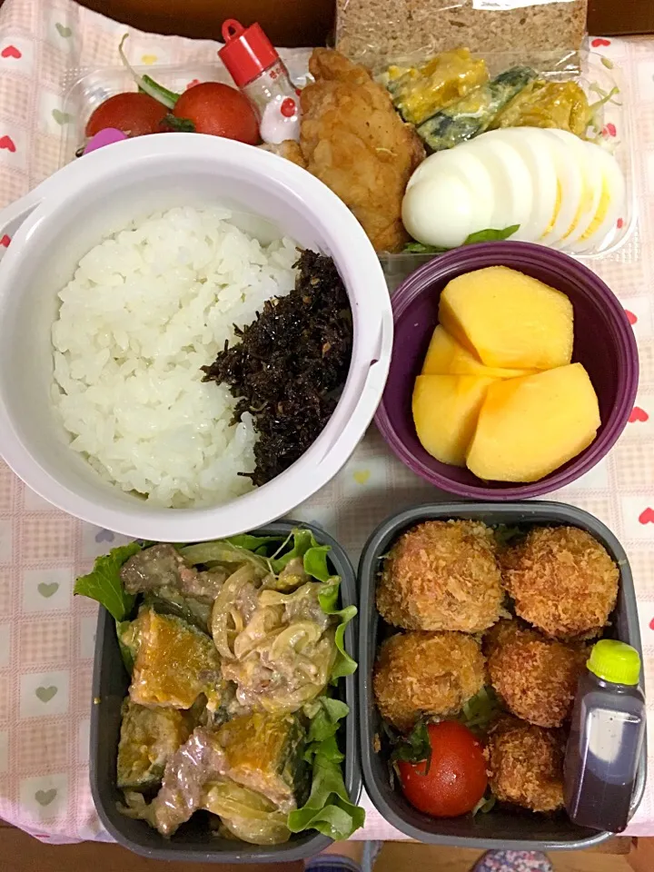 10月6日
息子&ママ弁当
豚マヨカツ
牛肉カボチャサラダ  マヨ焼肉のタレソース
柿
ママ弁当は残り物詰め詰め  ふすまパン|オリーブさん