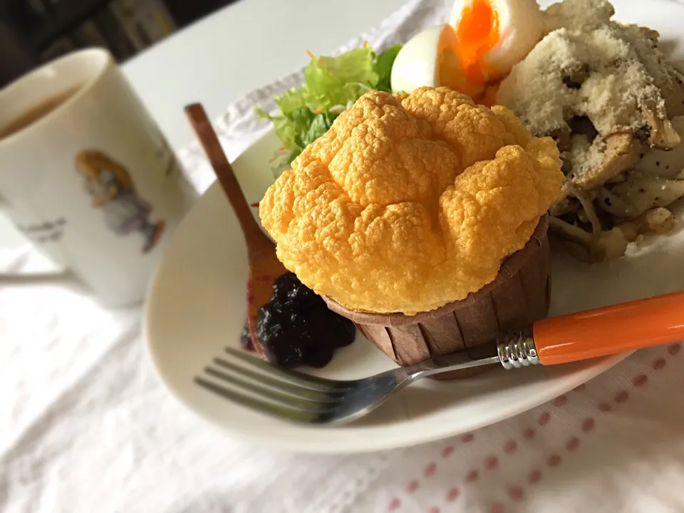 朝食◎ たまごだけケーキで糖質オフなワンプレート😋☕️|しょちちさん