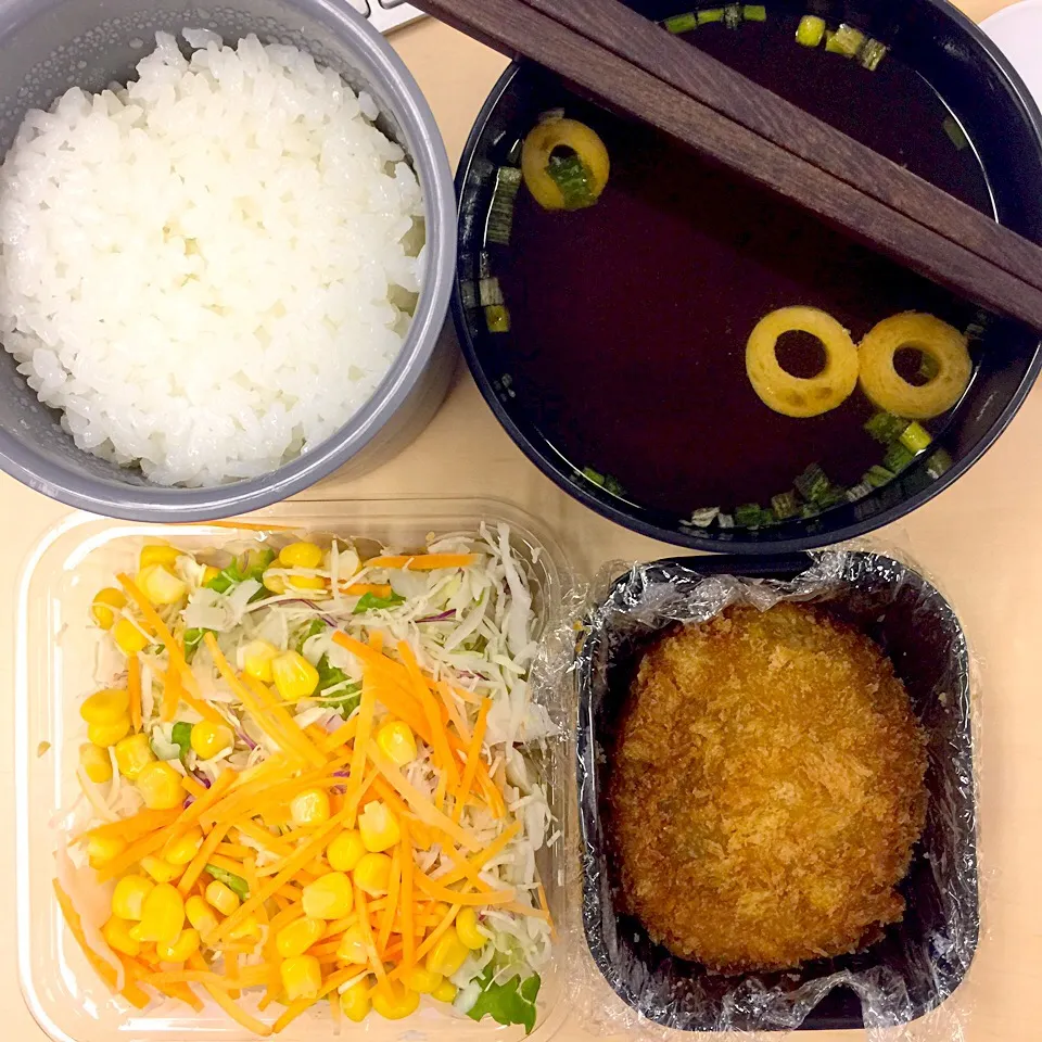 カレーコロッケと野菜&赤だし|おやぢさん