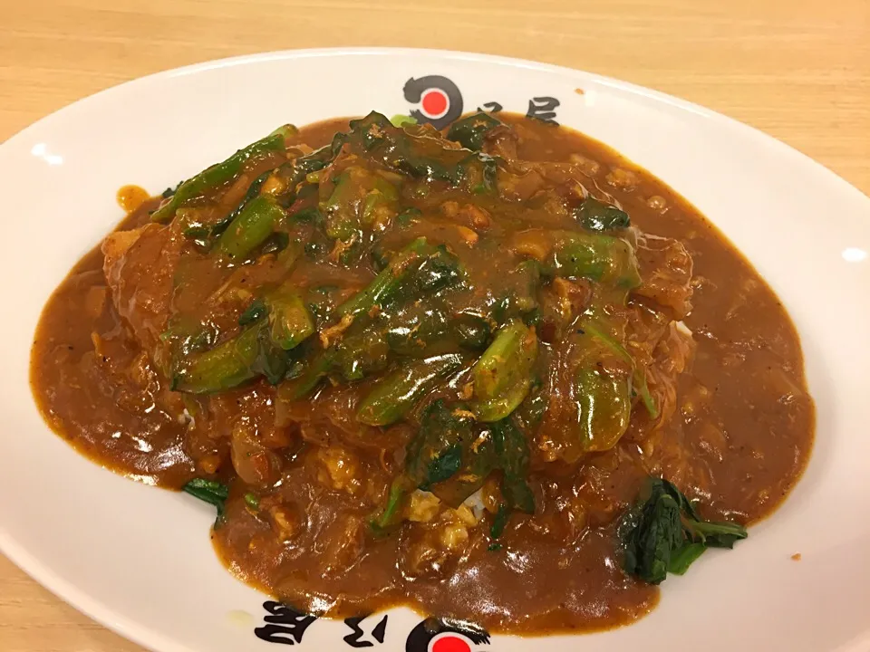 カツカレーにほうれん草|マハロ菊池さん