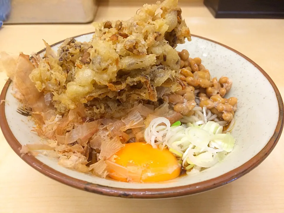 納豆そば（舞茸天トッピング）@そばよし|おかっぴーさん