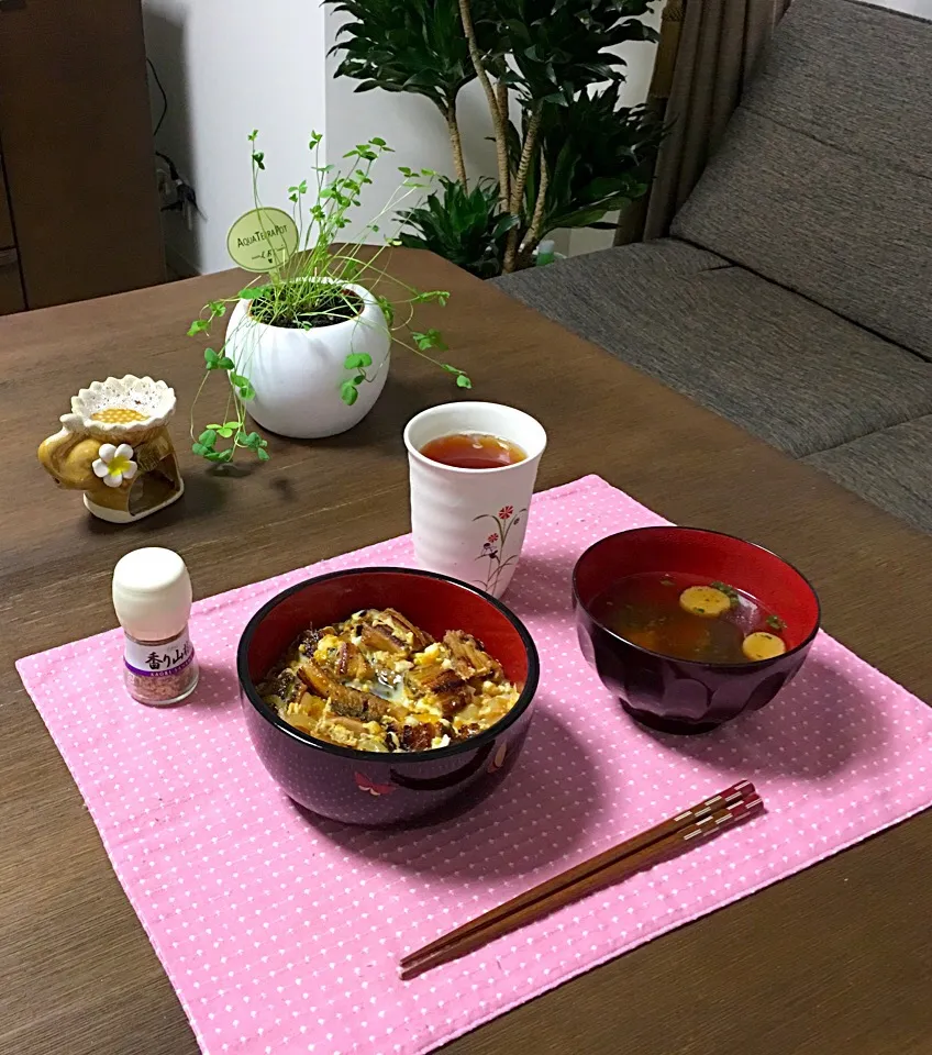 穴子丼、麩のお味噌汁、ほうじ茶|pentarouさん