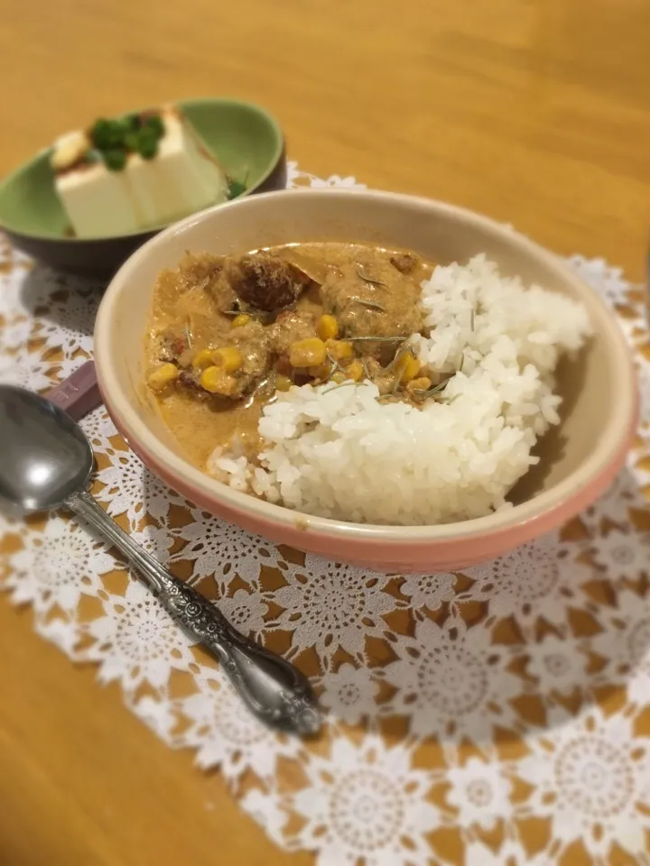 鶏ミートボールトマトココナッツカレーリメイクソース
冷奴|えりさん