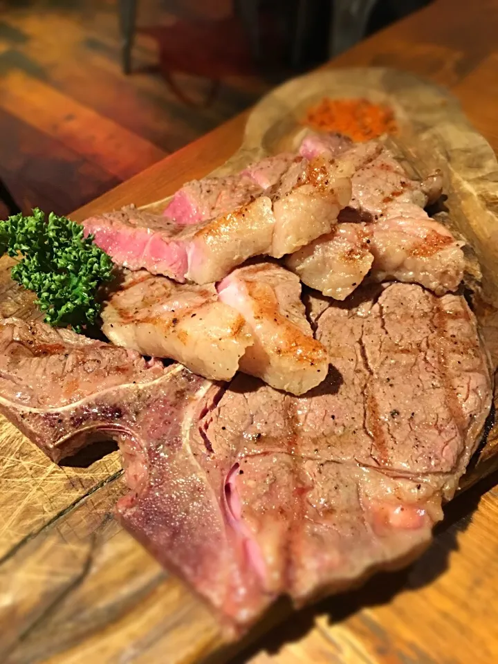 Snapdishの料理写真:Tボーンステーキ╰(*´︶`*)╯♡|Yoshiko Iさん